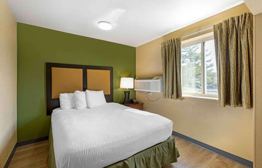 Extended Stay America Select Suites - St Louis - Westport - Craig Road Maryland Heights Room photo